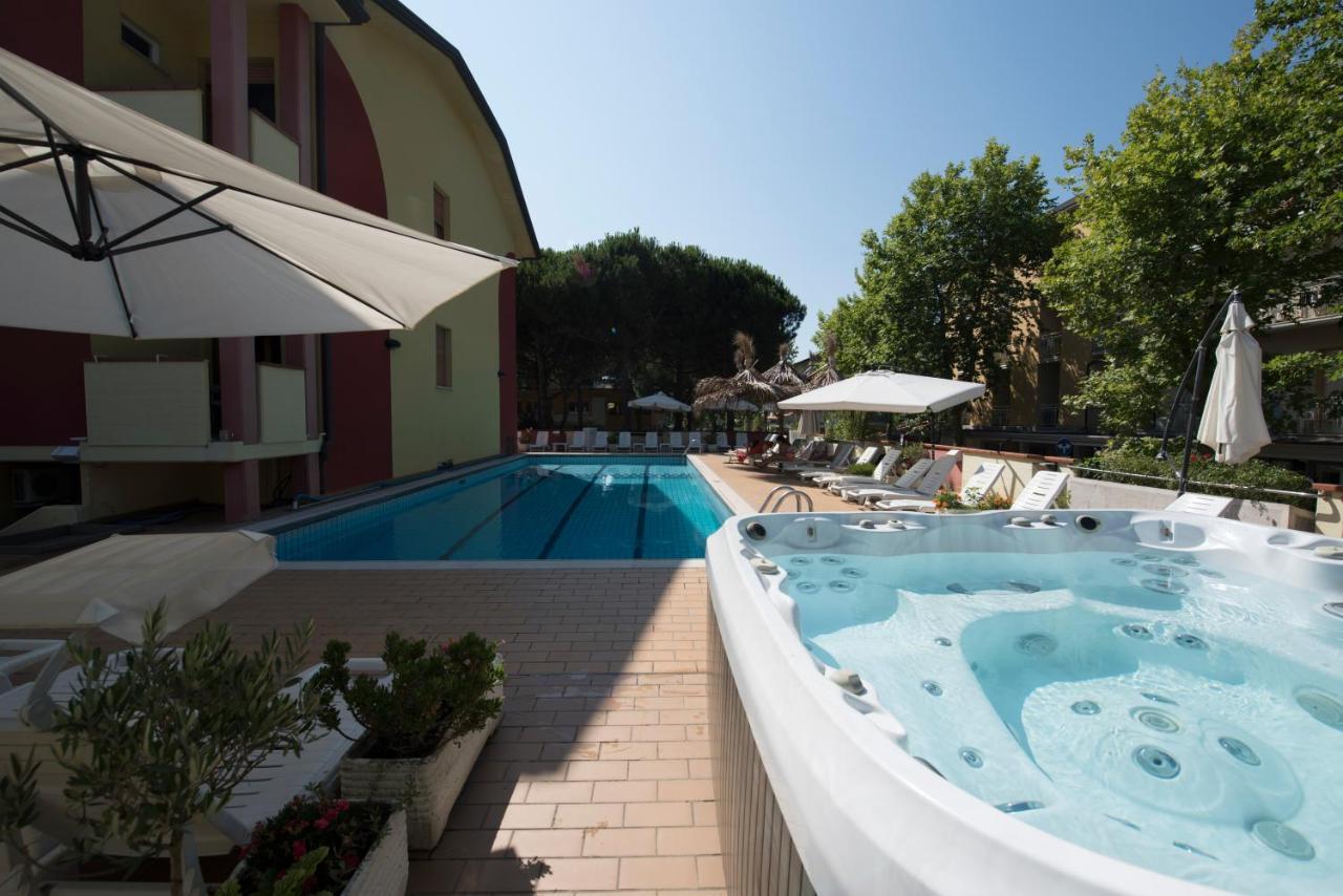 Residence Elisabetta Cesenatico Exterior foto